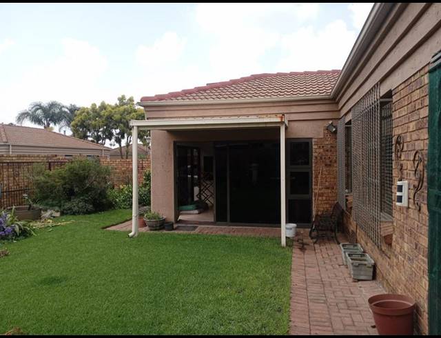 3 BEDROOM CLUSTER FOR SALE IN RAVENSWOOD